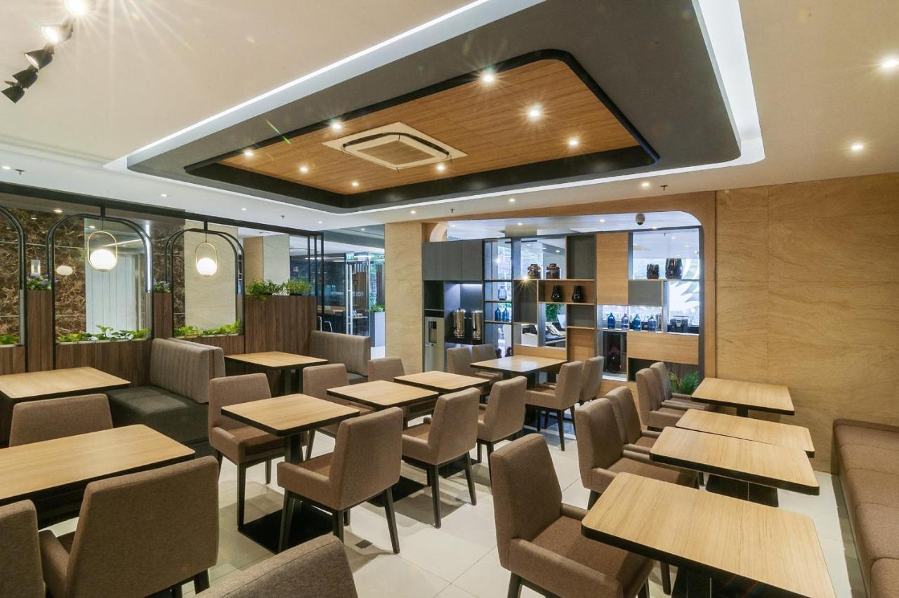Fox Lite Grogol Jakarta Exterior photo